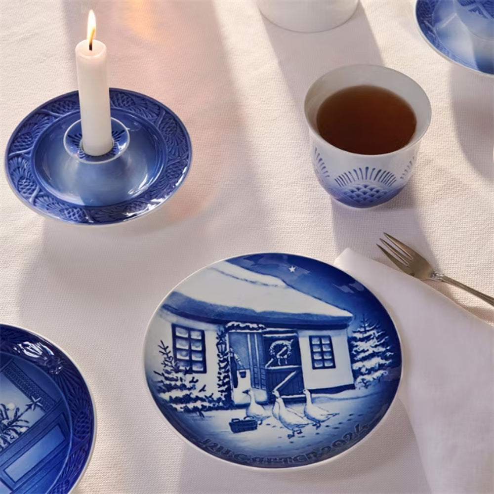 Royal Copenhagen Blue Collectibles BING & GRØNDAHL Christmas Plate 2024 - 'Christmas In The Countryside'