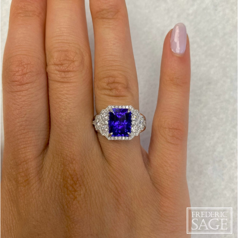 18k White Gold Tanzanite Ring