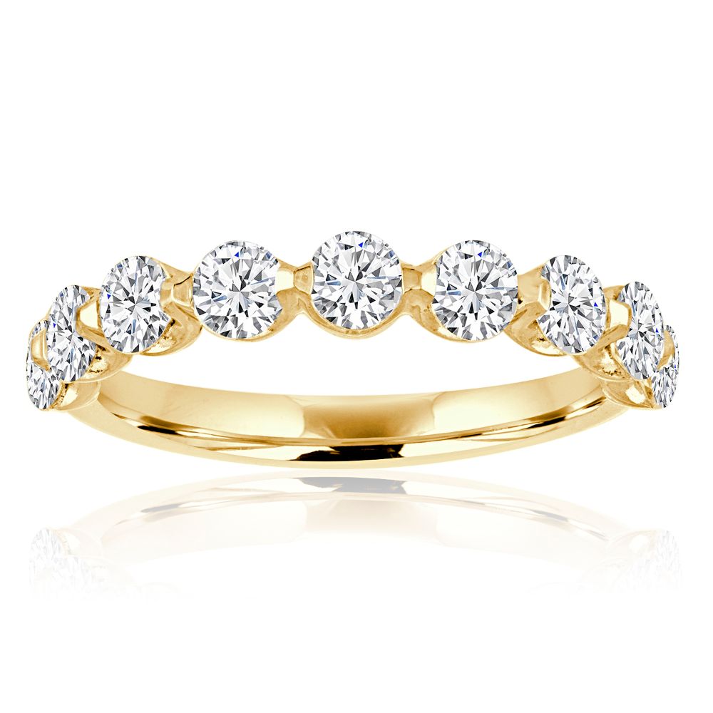 Single Shared Prong Diamond Wedding Band