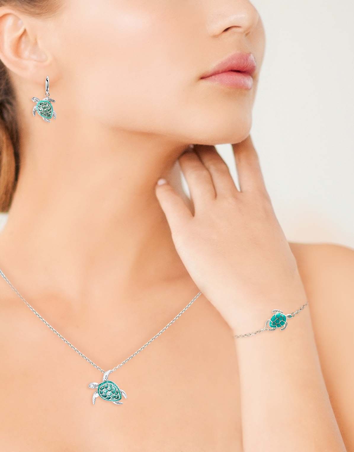 Nicole Barr Green Turtle Necklace