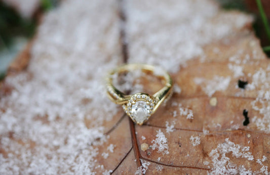 pear cut engagement ring