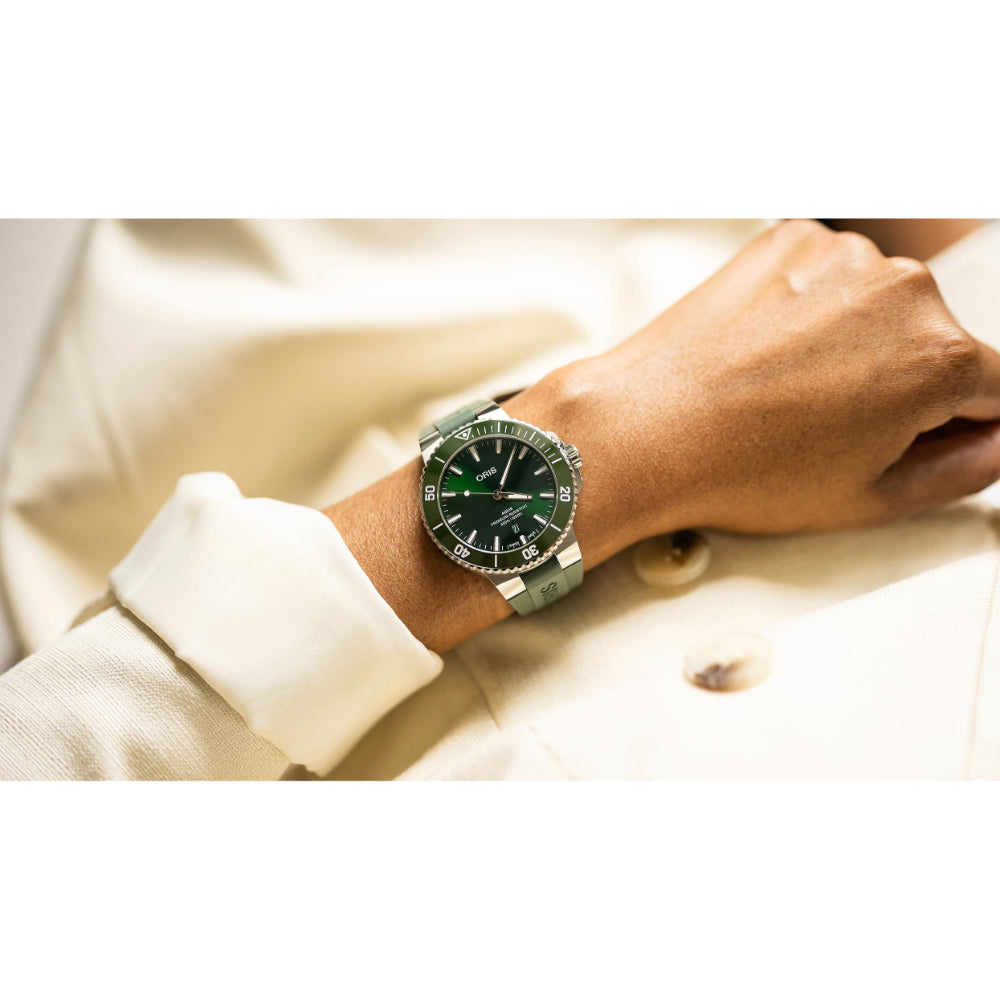 Oris Aquis Date 43.5mm Automatic Watch