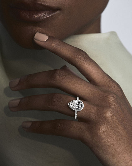 The picture smythjewelers.com shows when its homepage is shared