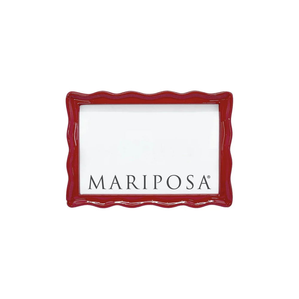 Red 4x6 wavy frame on a white backround.