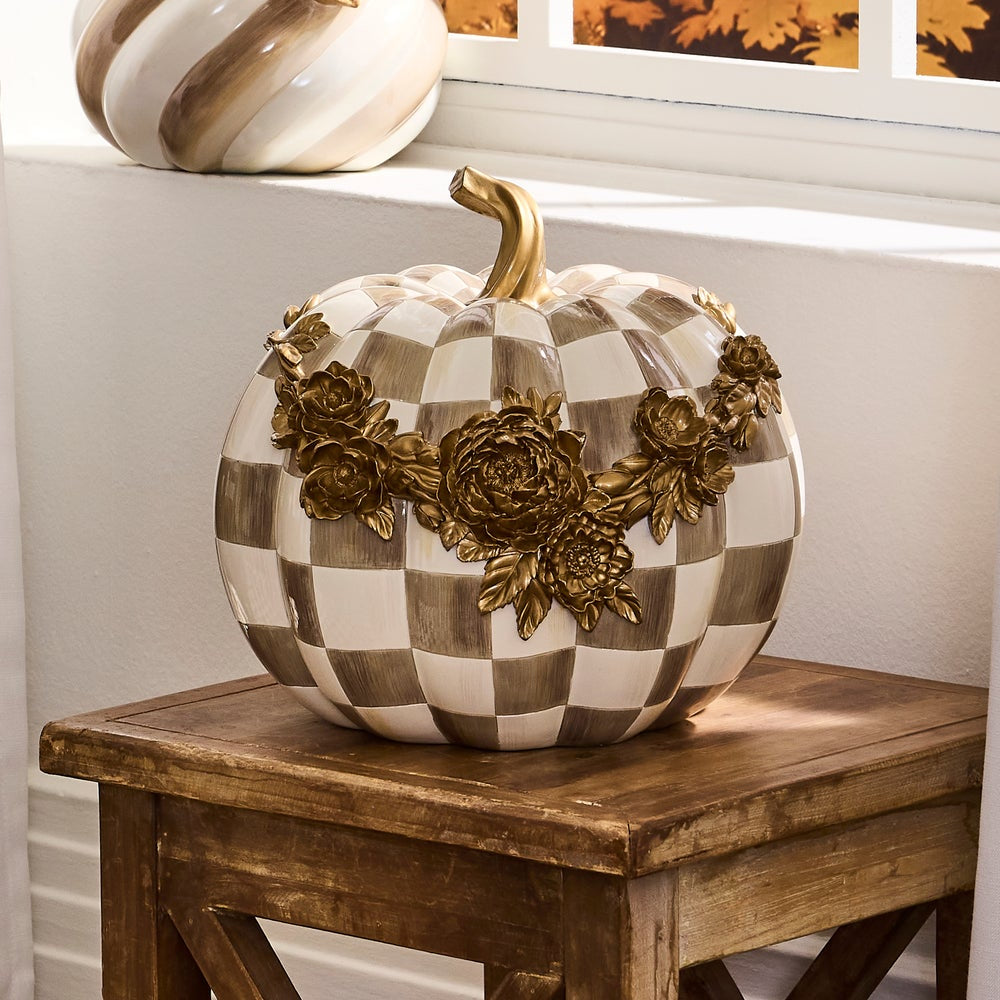 MacKenzie-Childs Mocha Check Floral Garland Pumpkin – Smyth Jewelers