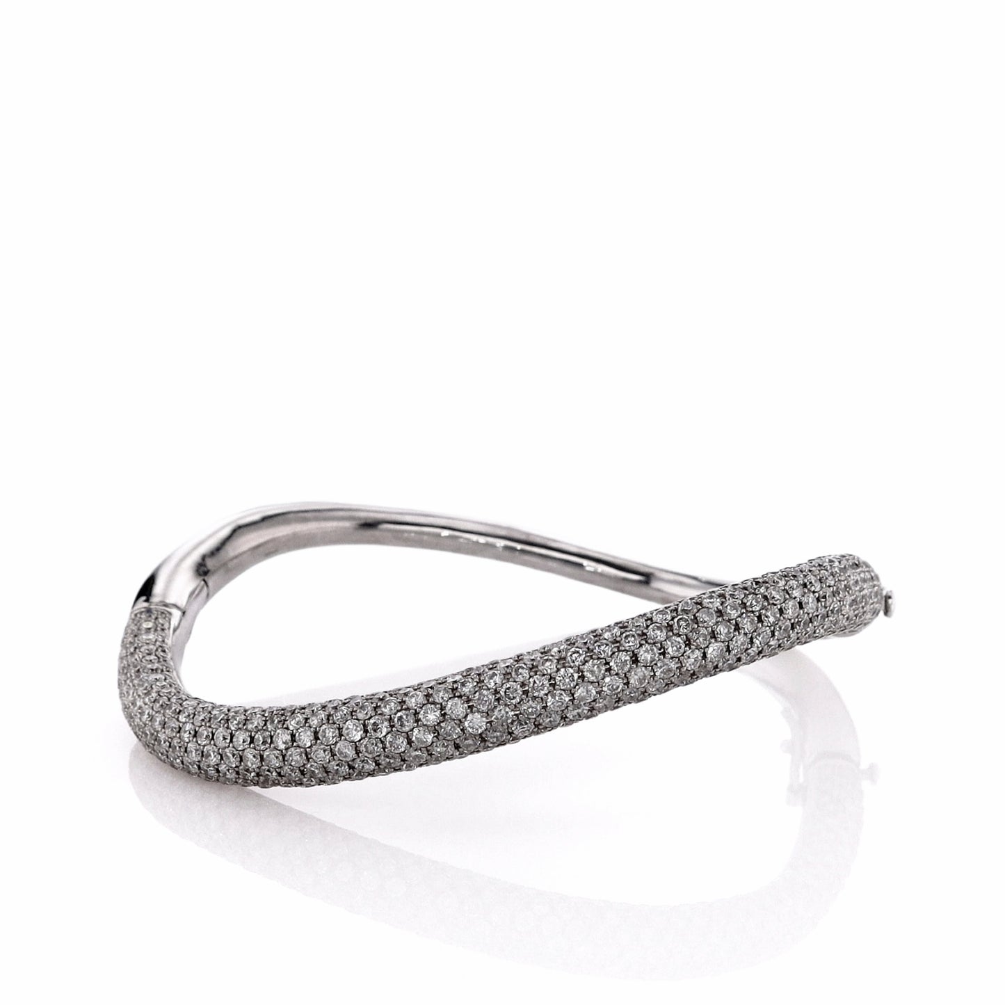 Estate 14k White Gold 7.22ct Wavy Diamond Bangle Bracelet