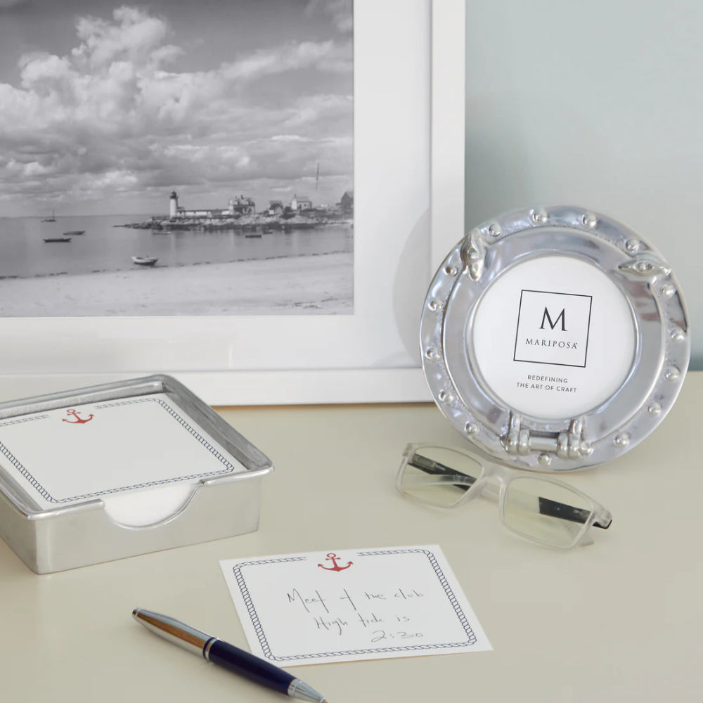 Mariposa Porthole Frame