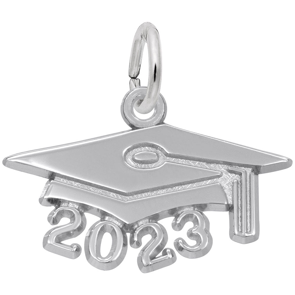 Silver graduation cap and '2023' charm on a white background