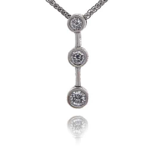Estate 18 Karat White Gold Graduated Diamond Pendant Necklace