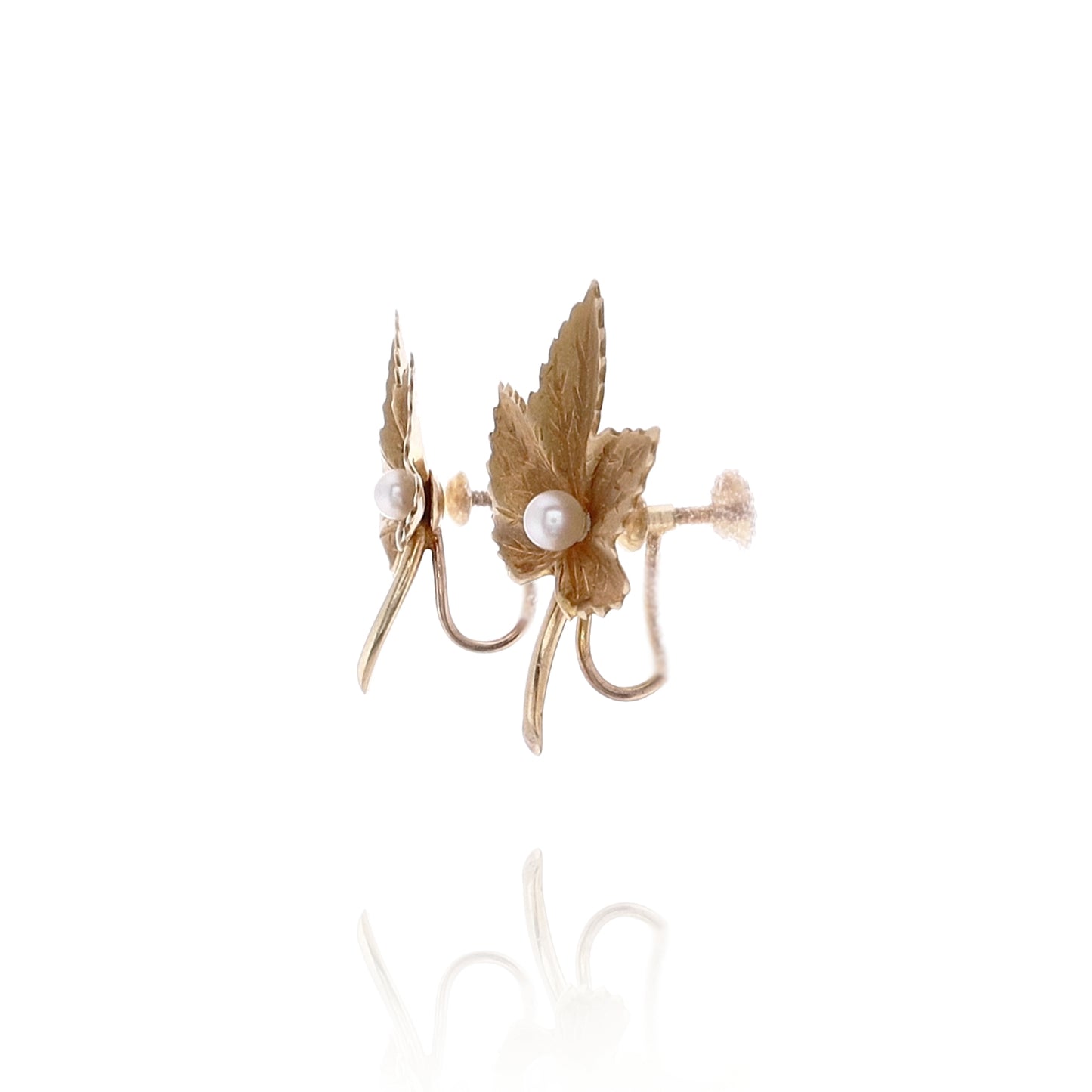 Estate 14 Karat Yellow Gold Earrings Maple Leaf Design Pearl Non-Pierced Earring