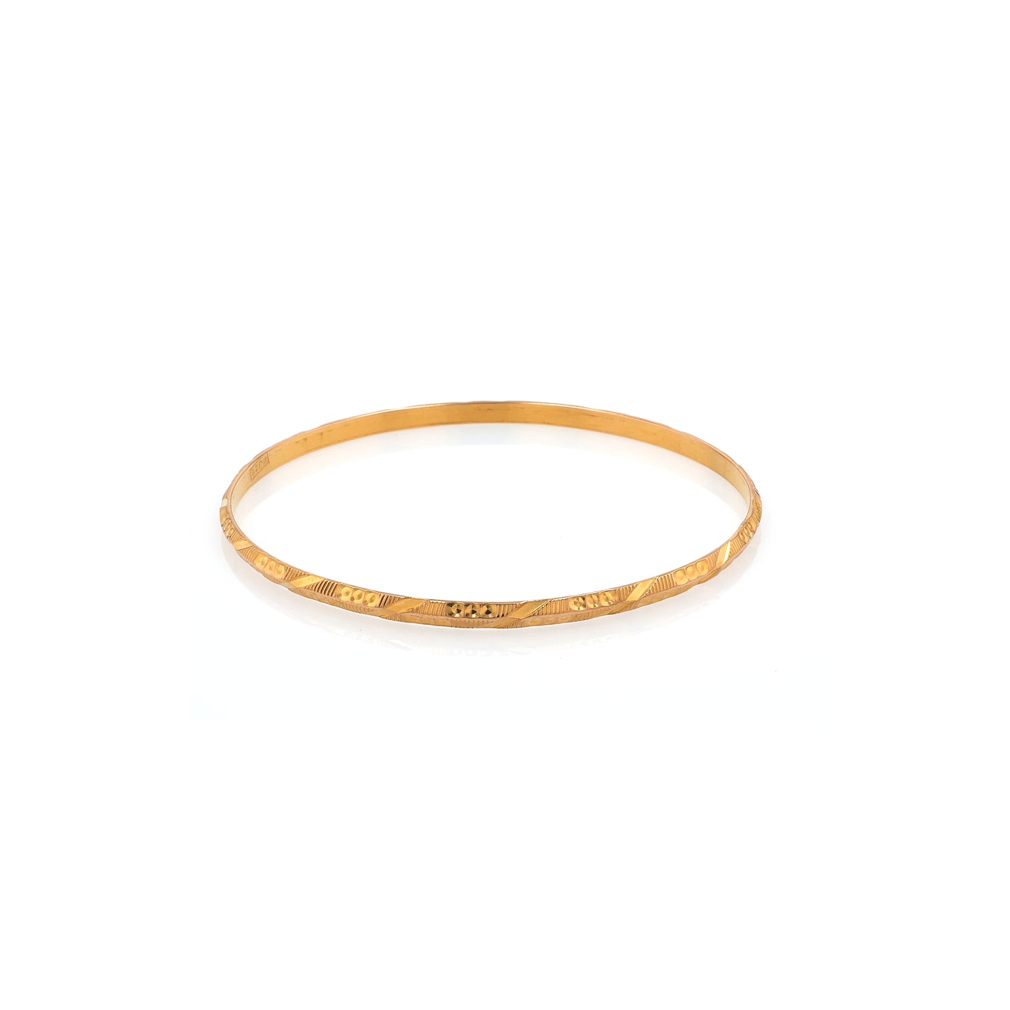 Estate 22 Karat Yellow Gold Beveled Center With Diamond Cut Diagonal Line Bangle Bracelet