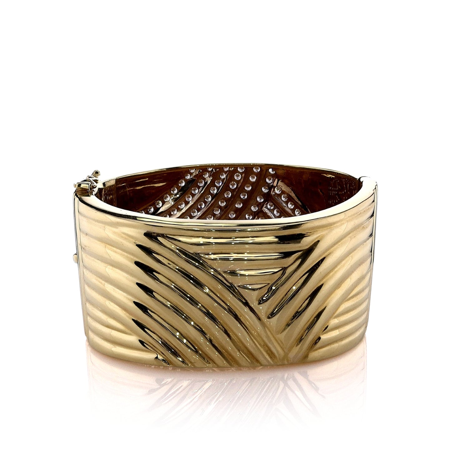 Estate 18k Yellow Gold Wide Ribbed "V" Design Diamond Bangle Bracelet