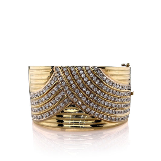 Estate 18k Yellow Gold Wide Ribbed "V" Design Diamond Bangle Bracelet