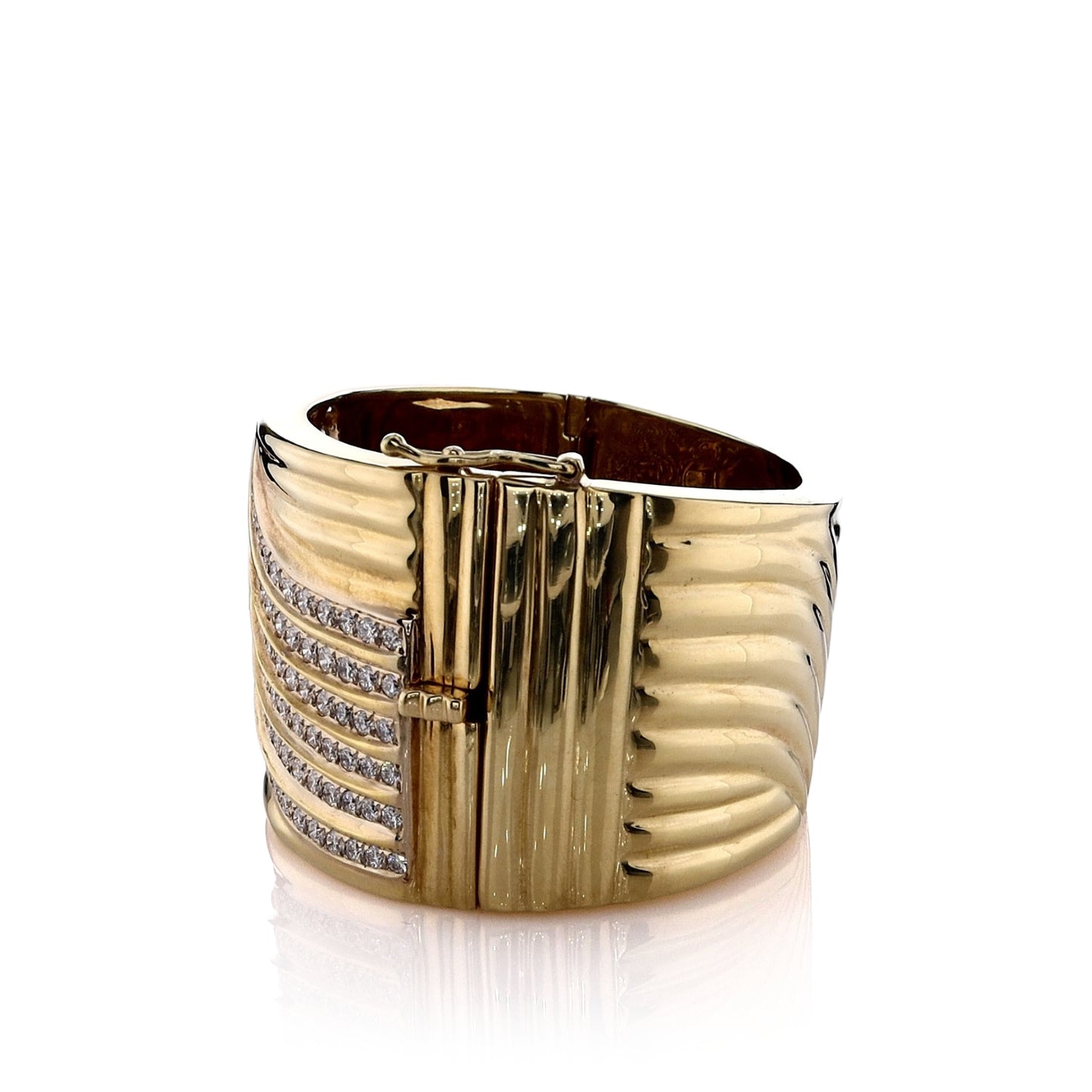 Estate 18k Yellow Gold Wide Ribbed "V" Design Diamond Bangle Bracelet