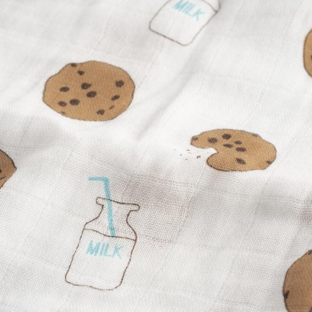 Baby blanket with milk and cookie design