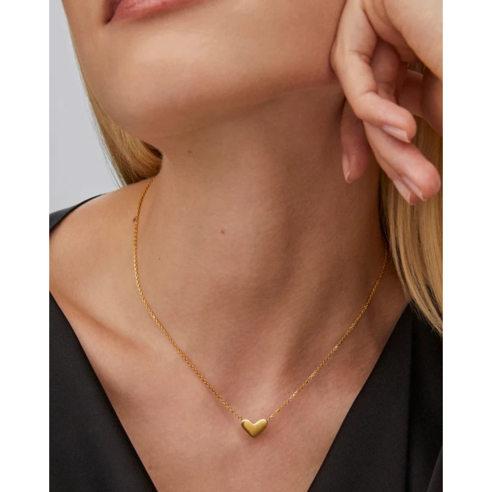 Kendra Scott Ari Heart Short Pendant Necklace in 18k Gold Vermeil