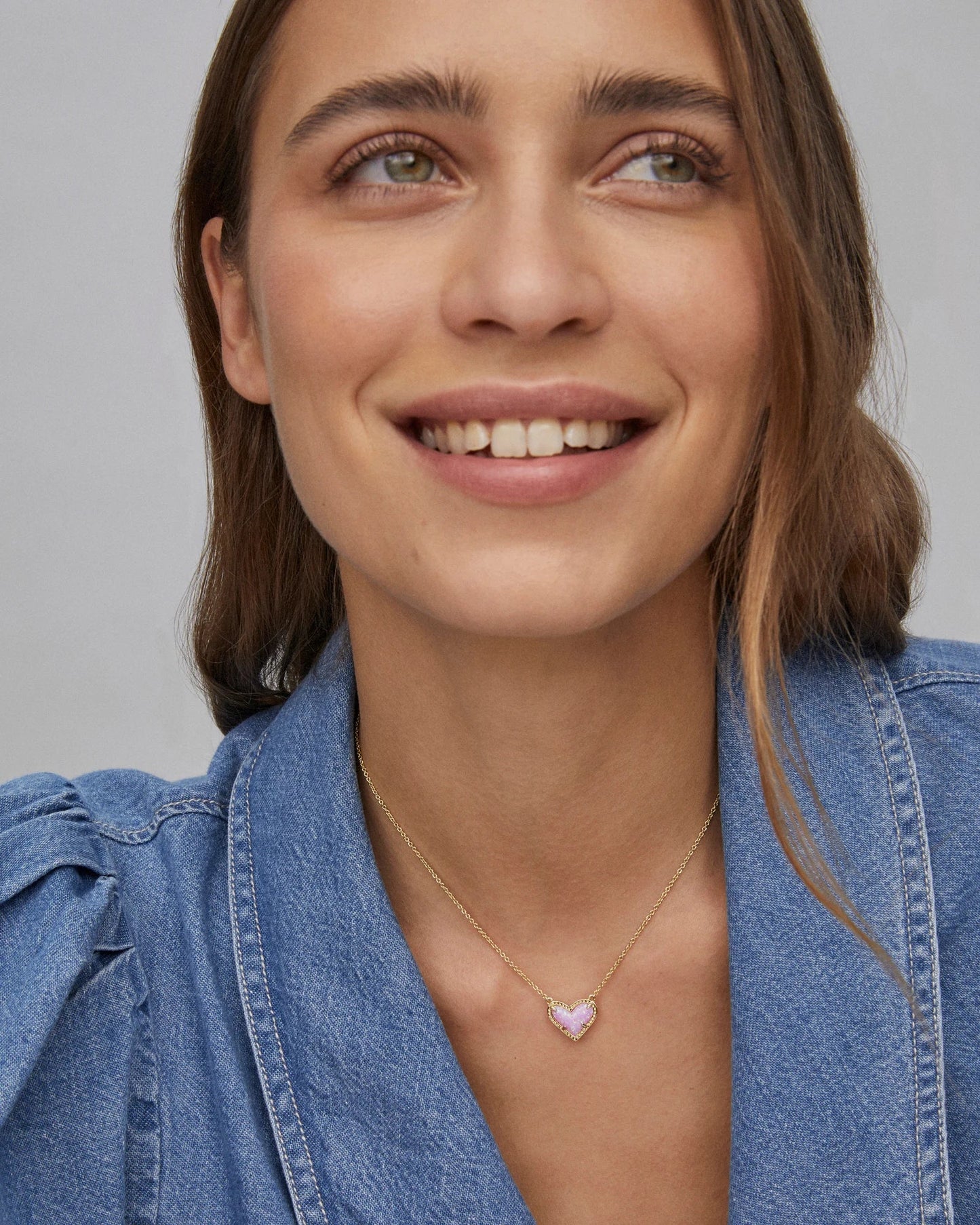 Kendra Scott Ari Heart Pendant Necklace - Bubble Gum Pink Opal