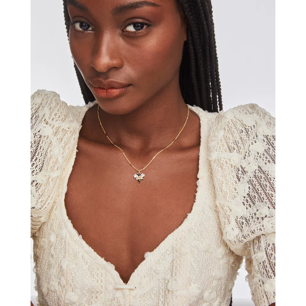 Kendra Scott Bee Short Pendant Necklace