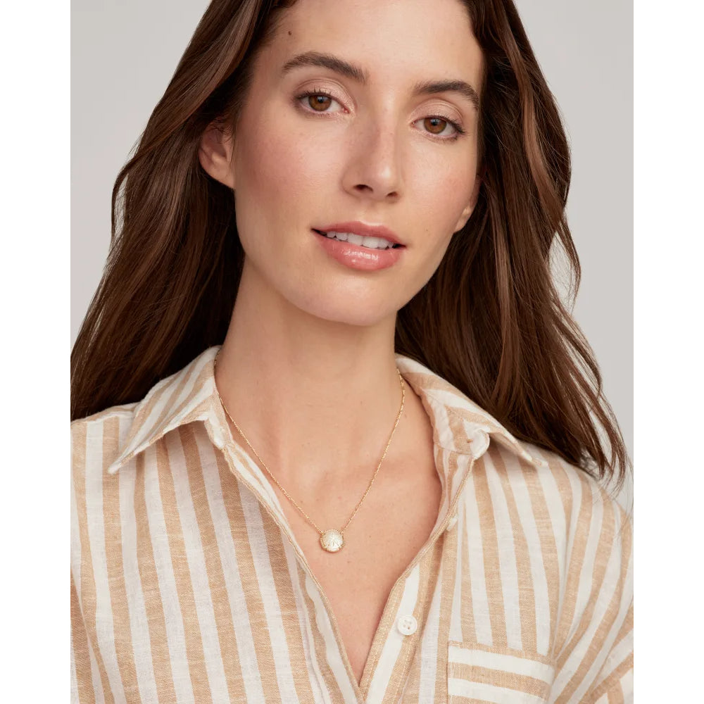 Kendra Scott Gold Sand Dollar Short Pendant Necklace