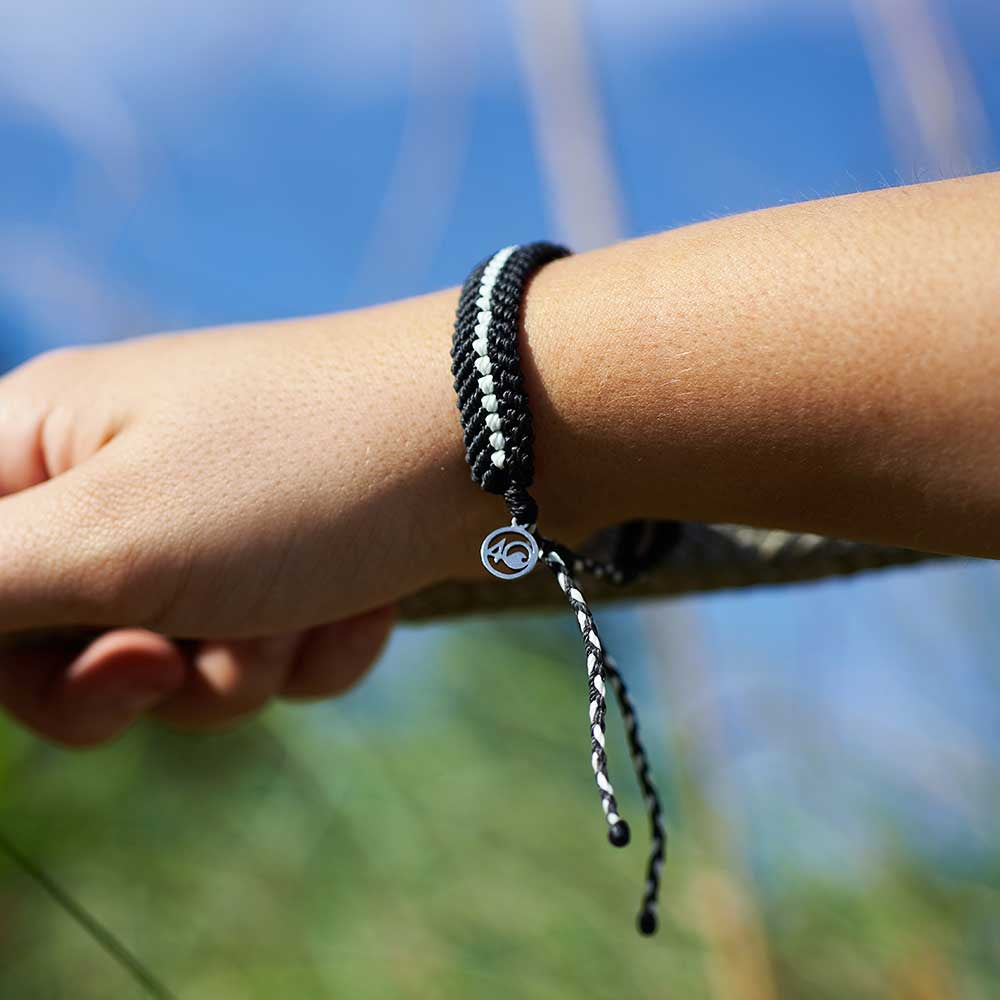 4Ocean Deep Sea Beaded Bracelet - Black + Glow