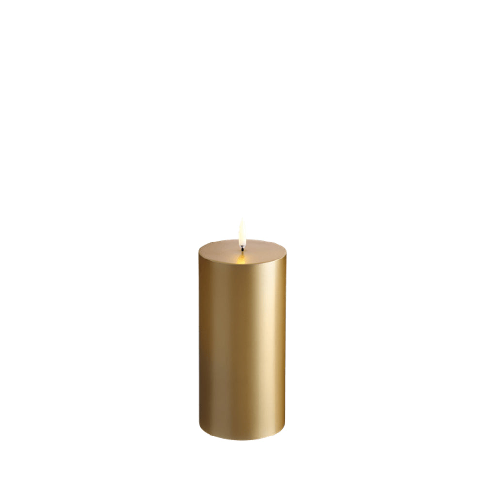Gold pillar candle