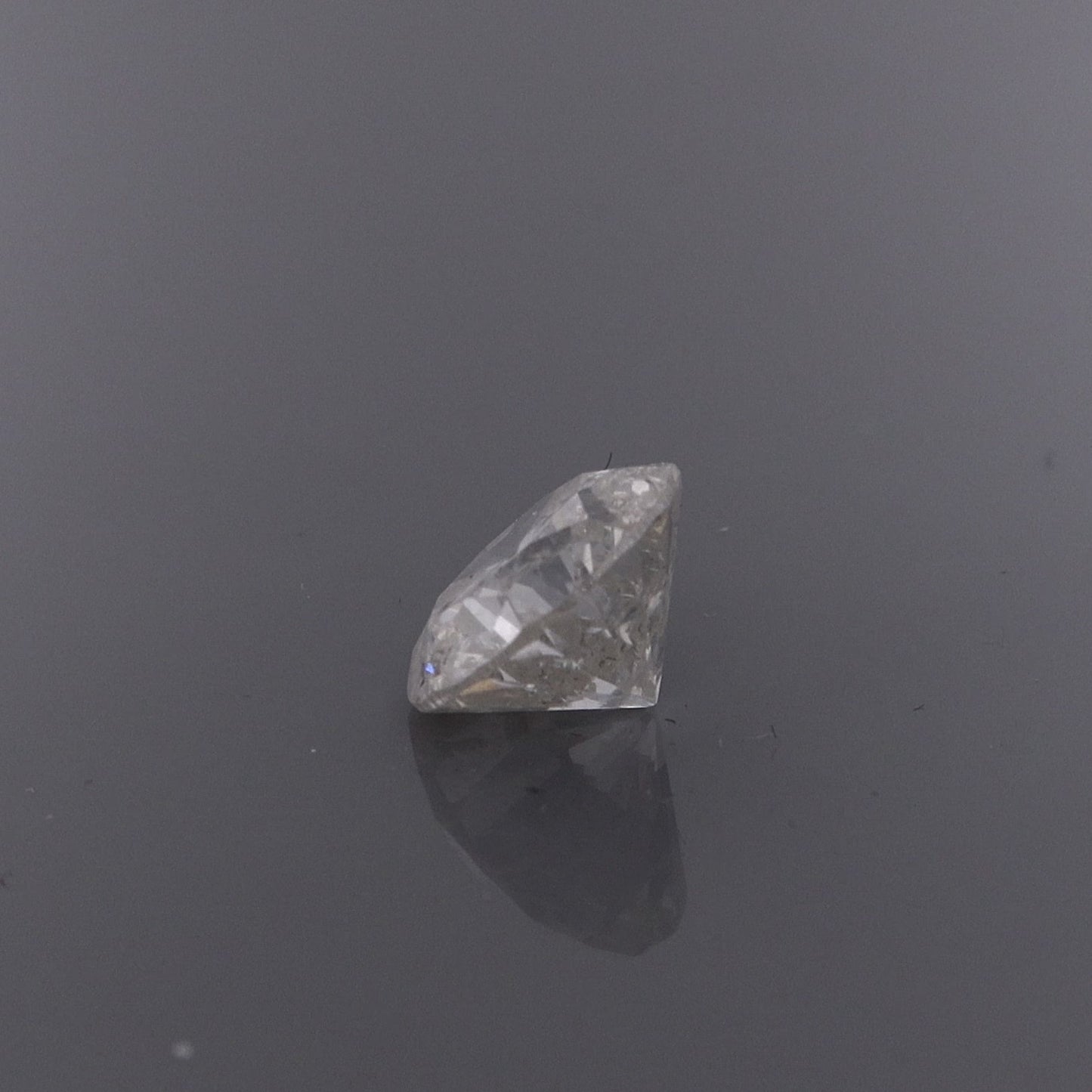 Round 2.50ct JI2 Chipped Diamond Culet