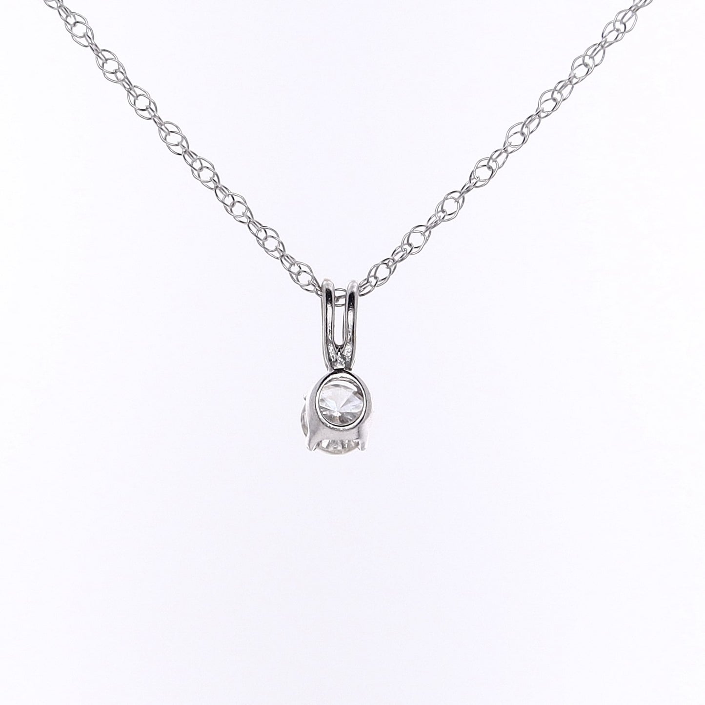 Estate 14 Karat White Gold Solitaire Diamond Pendant Necklace