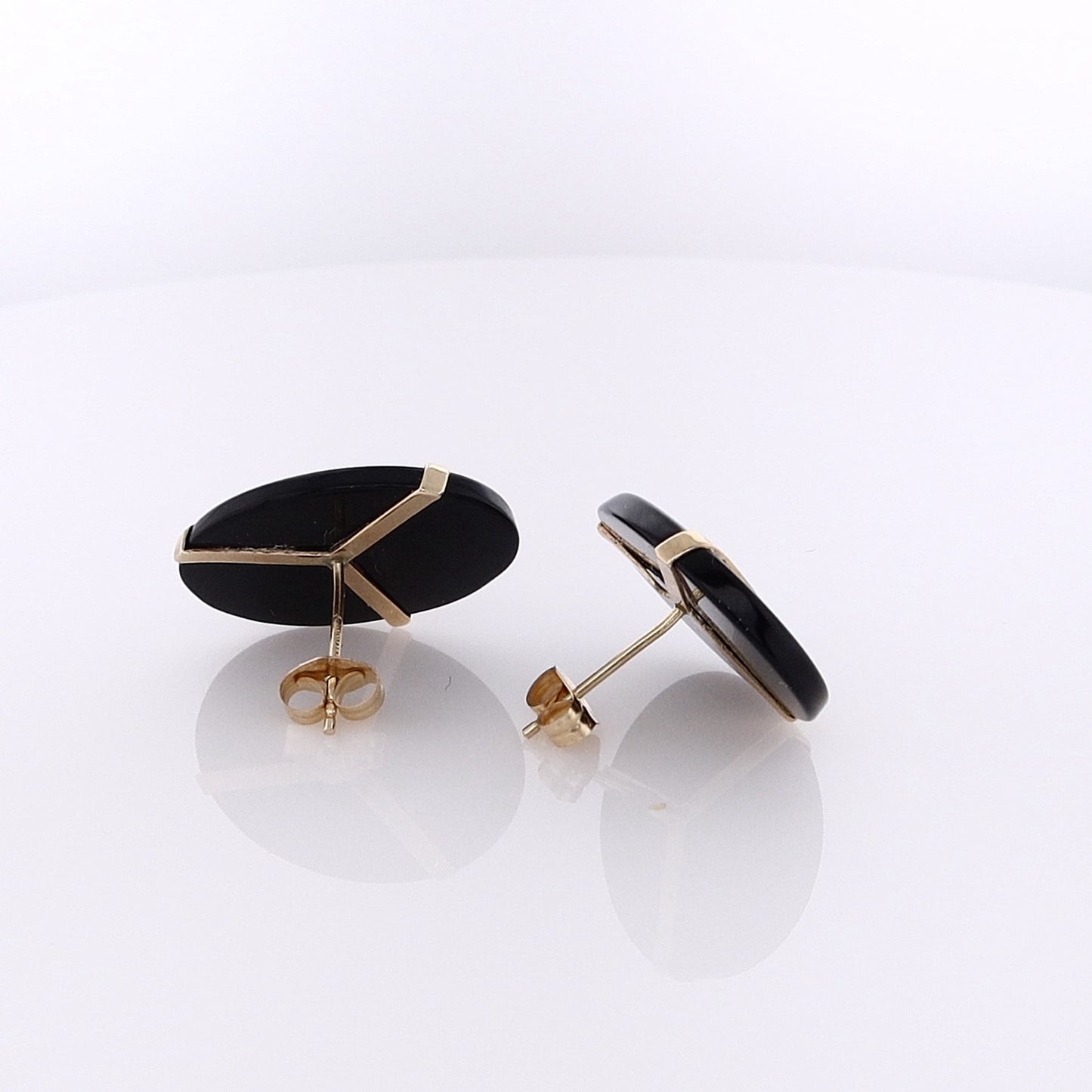 Estate 14 karat Yellow Gold Black Onyx Tablet Earrings