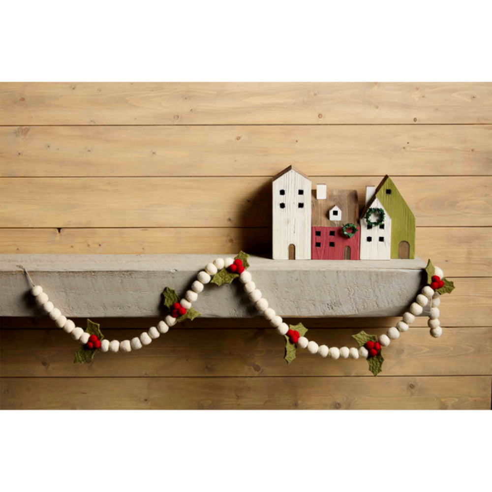 Mud Pie Holly Garland - Thumbnail 2